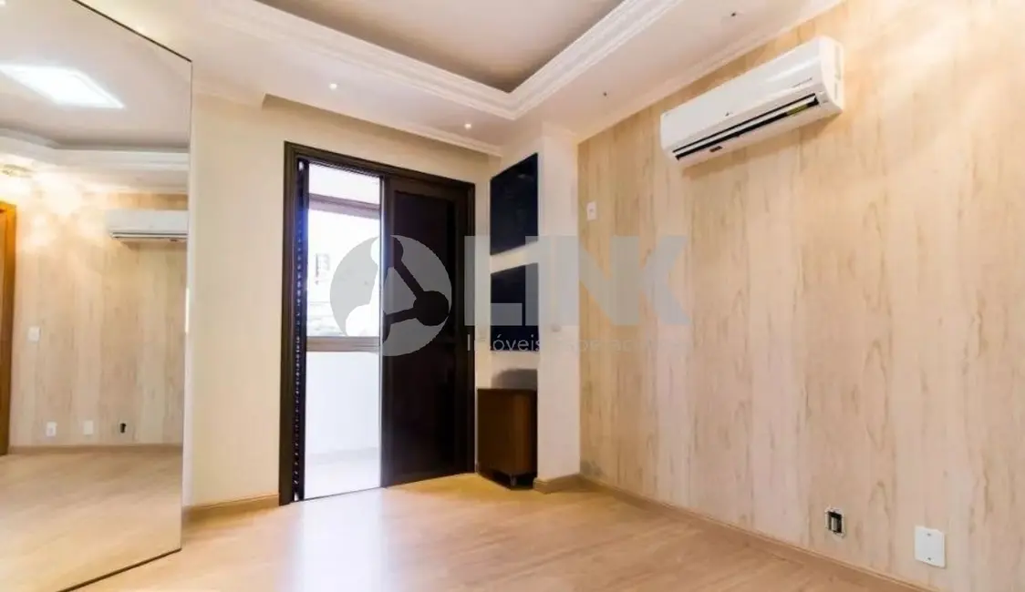 Foto 8 de Apartamento com 3 quartos à venda, 108m2 em Passo da Areia, Porto Alegre - RS