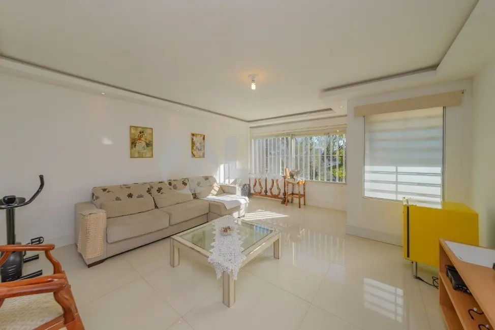 Casa com 3 quartos à venda, 147m2 em Chácara das Pedras, Porto Alegre - RS - imagem 3 Foto 3 de Casa com 3 quartos à venda, 147m2 em Chácara das Pedras, Porto Alegre - RS