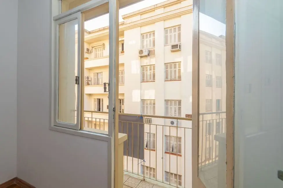 Foto 4 de Apartamento com 2 quartos à venda, 56m2 em Floresta, Porto Alegre - RS