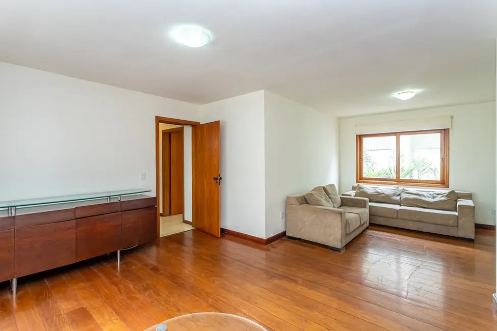 Apartamento com 3 quartos à venda, 124m2 em Petrópolis, Porto Alegre - RS - imagem 6 Foto 6 de Apartamento com 3 quartos à venda, 124m2 em Petrópolis, Porto Alegre - RS