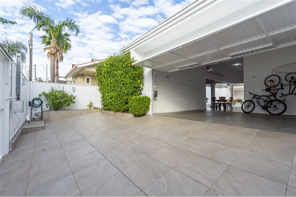 Casa com 4 quartos à venda, 500m2 em Canoas - RS - imagem 4 Foto 4 de Casa com 4 quartos à venda, 500m2 em Canoas - RS