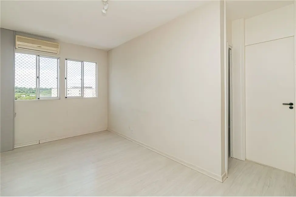 Foto 2 de Apartamento com 2 quartos à venda, 45m2 em Sarandi, Porto Alegre - RS