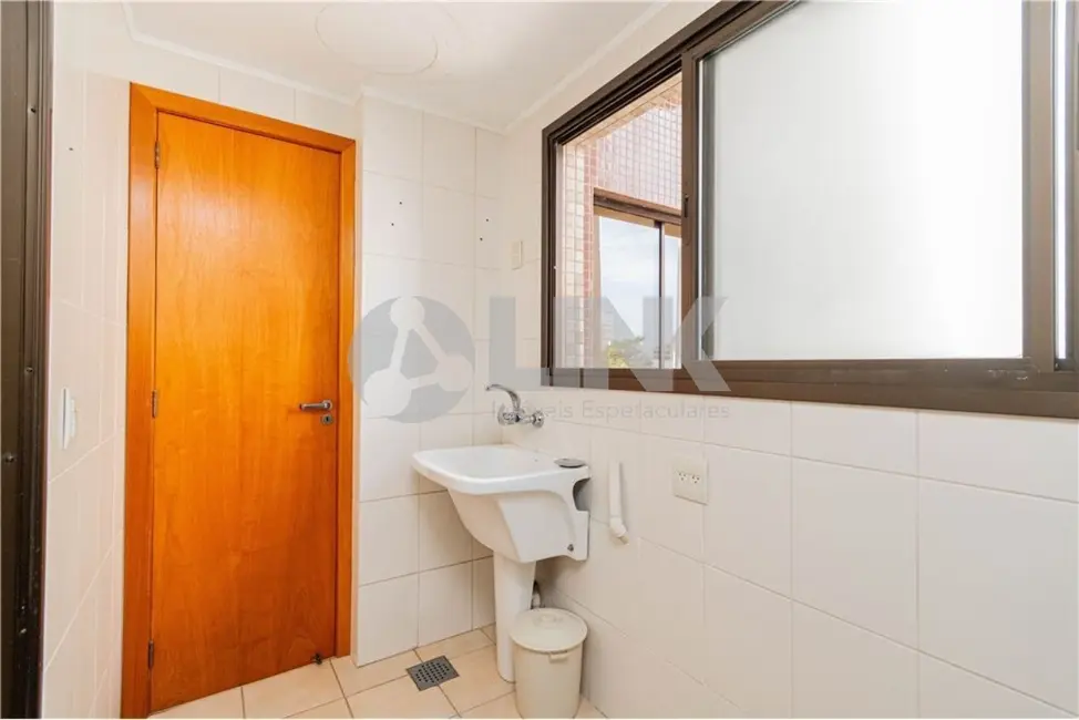 Apartamento com 3 quartos à venda, 118m2 em Menino Deus, Porto Alegre - RS - imagem 9 Foto 9 de Apartamento com 3 quartos à venda, 118m2 em Menino Deus, Porto Alegre - RS