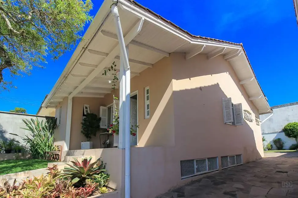Casa com 2 quartos à venda, 99m2 em Espírito Santo, Porto Alegre - RS - imagem 1 Foto 1 de Casa com 2 quartos à venda, 99m2 em Espírito Santo, Porto Alegre - RS