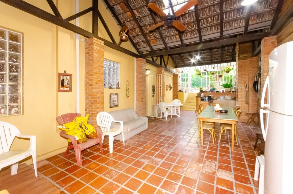 Casa com 4 quartos à venda, 332m2 em Petrópolis, Porto Alegre - RS - imagem 8 Foto 8 de Casa com 4 quartos à venda, 332m2 em Petrópolis, Porto Alegre - RS