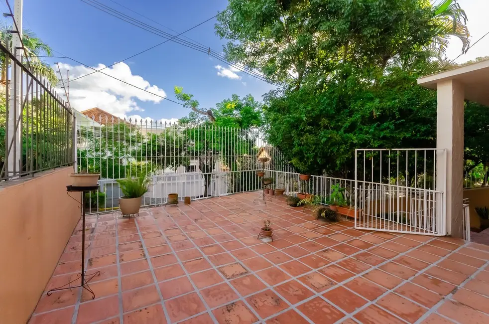 Casa com 4 quartos à venda, 332m2 em Petrópolis, Porto Alegre - RS - imagem 9 Foto 9 de Casa com 4 quartos à venda, 332m2 em Petrópolis, Porto Alegre - RS