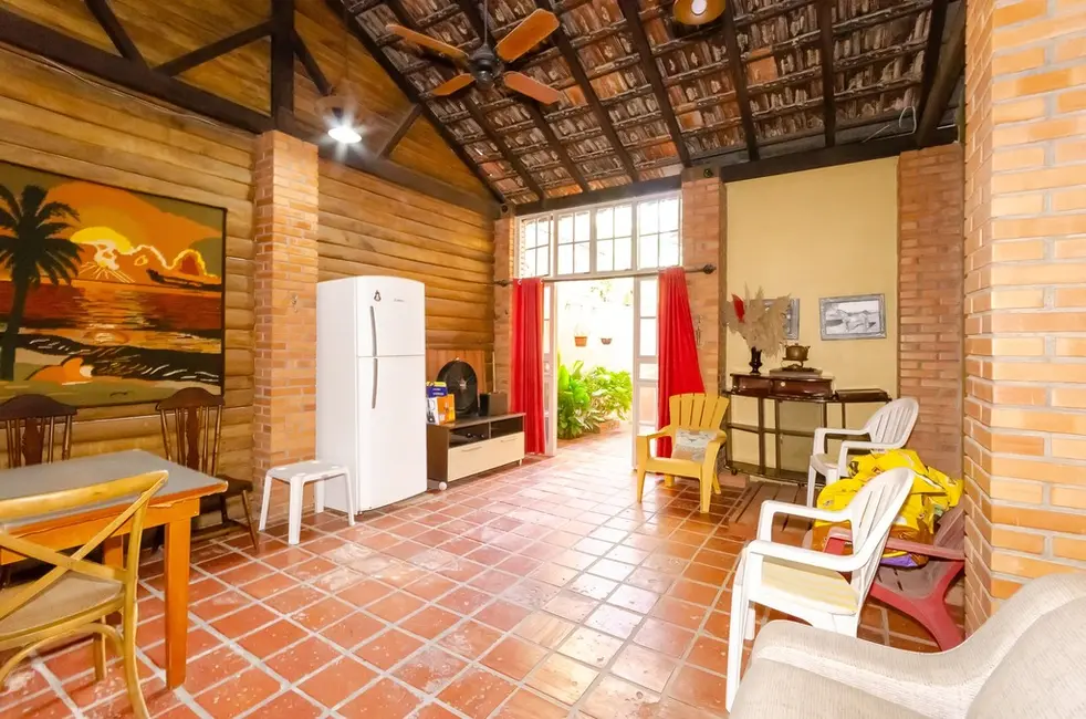 Casa com 4 quartos à venda, 332m2 em Petrópolis, Porto Alegre - RS - imagem 6 Foto 6 de Casa com 4 quartos à venda, 332m2 em Petrópolis, Porto Alegre - RS