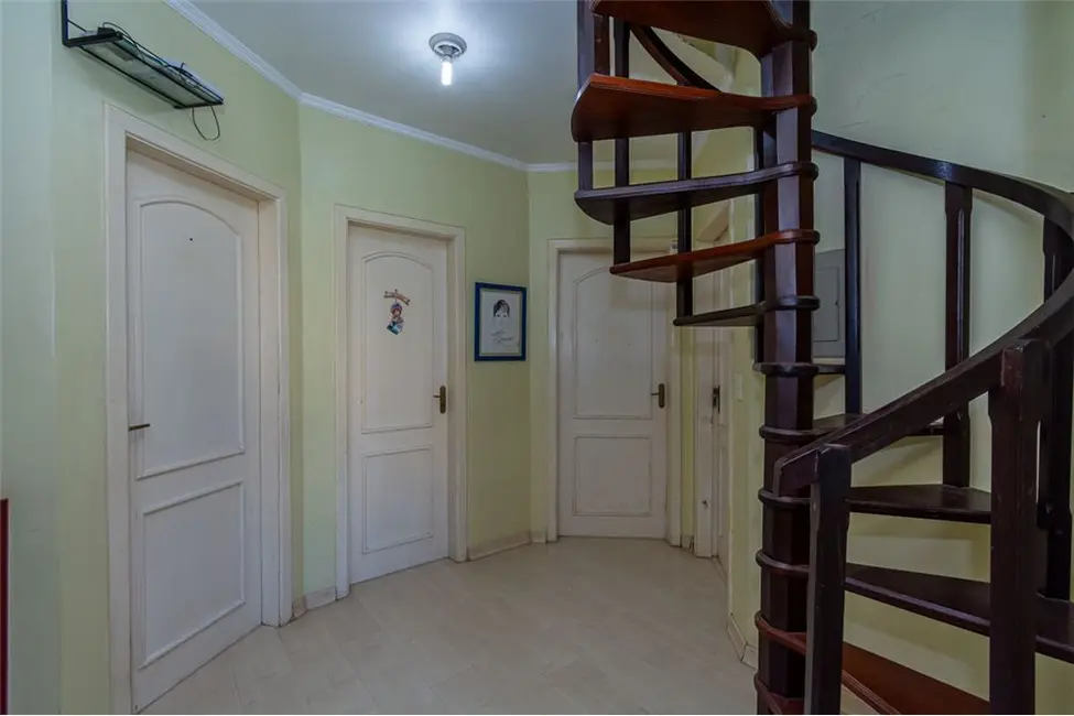 Casa com 4 quartos à venda, 294m2 em Canoas - RS - imagem 4 Foto 4 de Casa com 4 quartos à venda, 294m2 em Canoas - RS