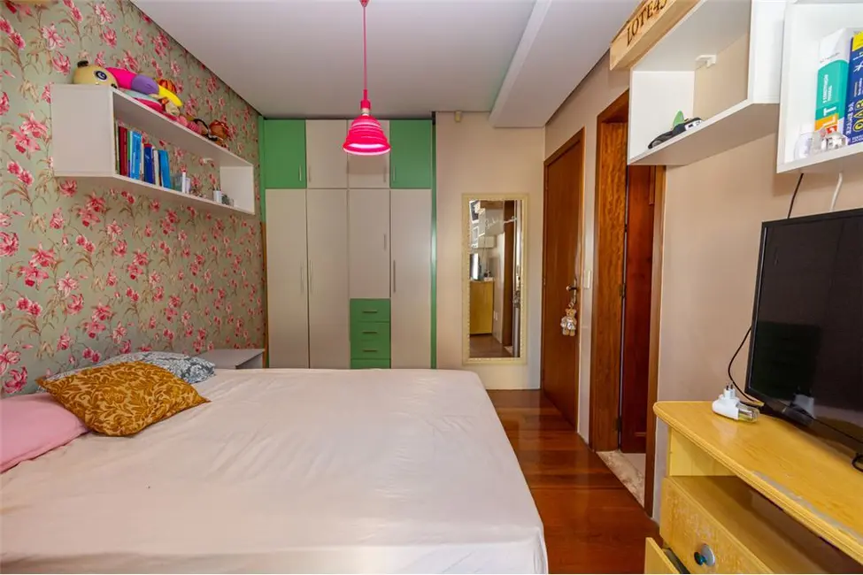 Casa com 4 quartos à venda, 270m2 em Canoas - RS - imagem 5 Foto 5 de Casa com 4 quartos à venda, 270m2 em Canoas - RS