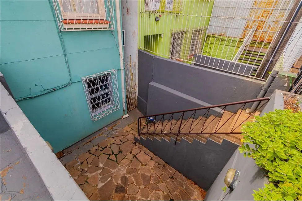Casa com 4 quartos à venda, 98m2 em Petrópolis, Porto Alegre - RS - imagem 4 Foto 4 de Casa com 4 quartos à venda, 98m2 em Petrópolis, Porto Alegre - RS