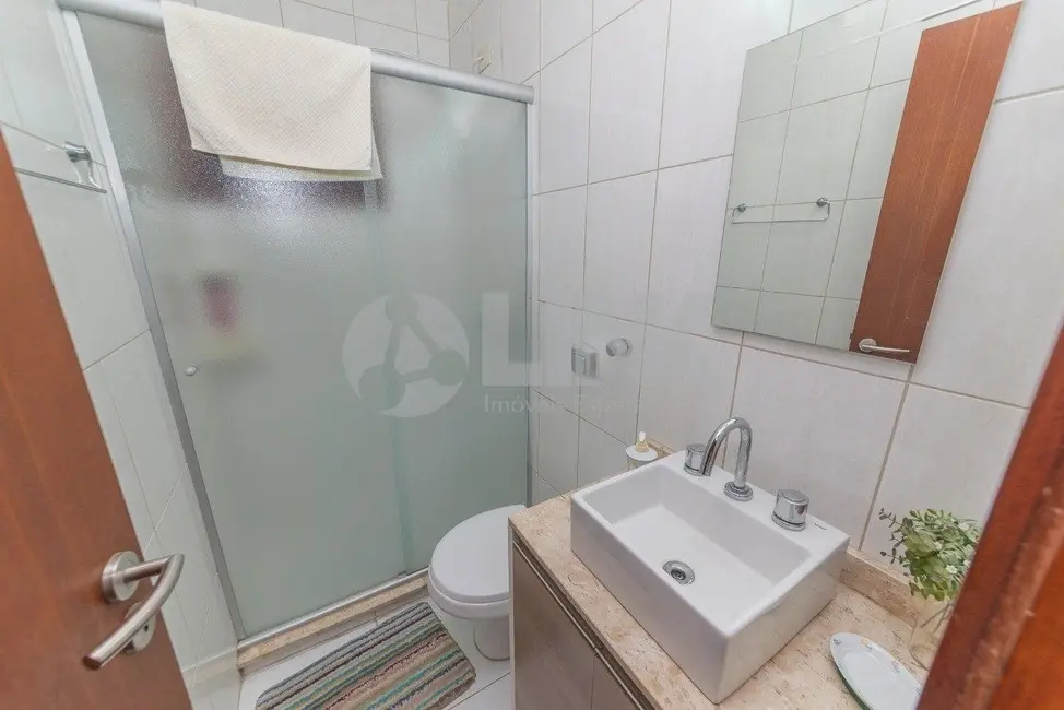 Apartamento com 2 quartos à venda, 200m2 em Petrópolis, Porto Alegre - RS - imagem 4 Foto 4 de Apartamento com 2 quartos à venda, 200m2 em Petrópolis, Porto Alegre - RS