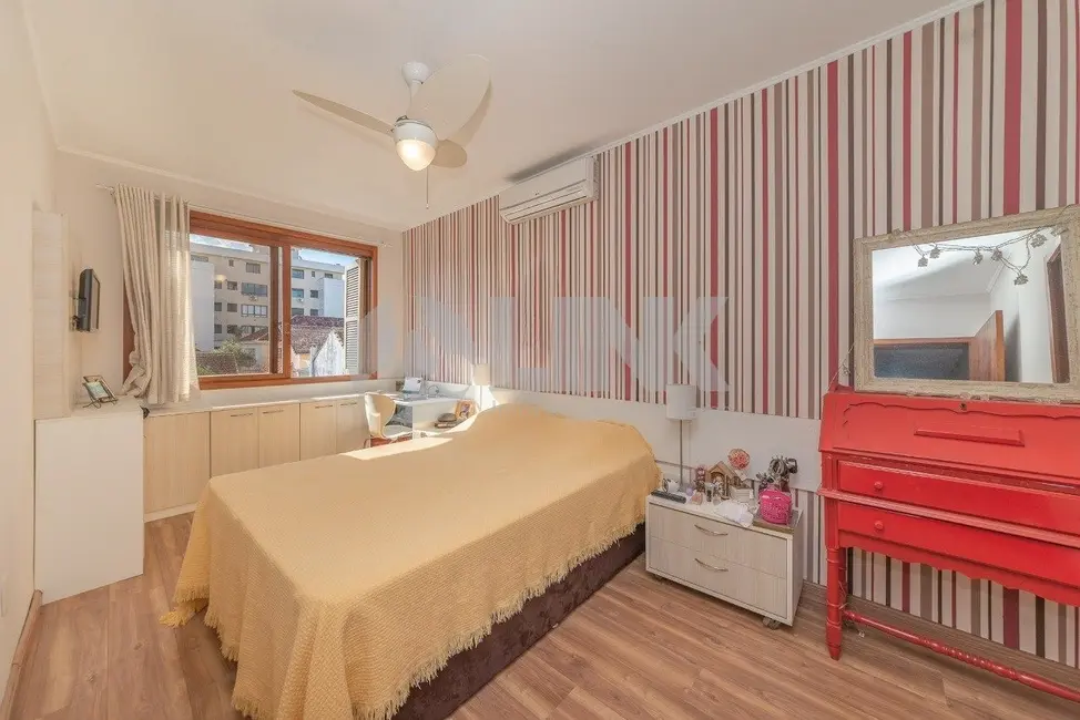 Apartamento com 2 quartos à venda, 200m2 em Petrópolis, Porto Alegre - RS - imagem 3 Foto 3 de Apartamento com 2 quartos à venda, 200m2 em Petrópolis, Porto Alegre - RS