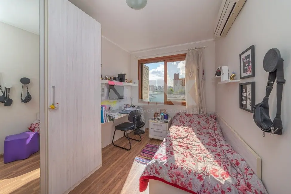 Apartamento com 2 quartos à venda, 200m2 em Petrópolis, Porto Alegre - RS - imagem 5 Foto 5 de Apartamento com 2 quartos à venda, 200m2 em Petrópolis, Porto Alegre - RS