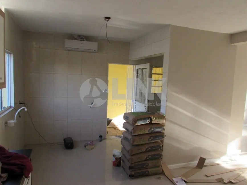 Casa com 3 quartos à venda, 150m2 em Jardim Carvalho, Porto Alegre - RS - imagem 6 Foto 6 de Casa com 3 quartos à venda, 150m2 em Jardim Carvalho, Porto Alegre - RS