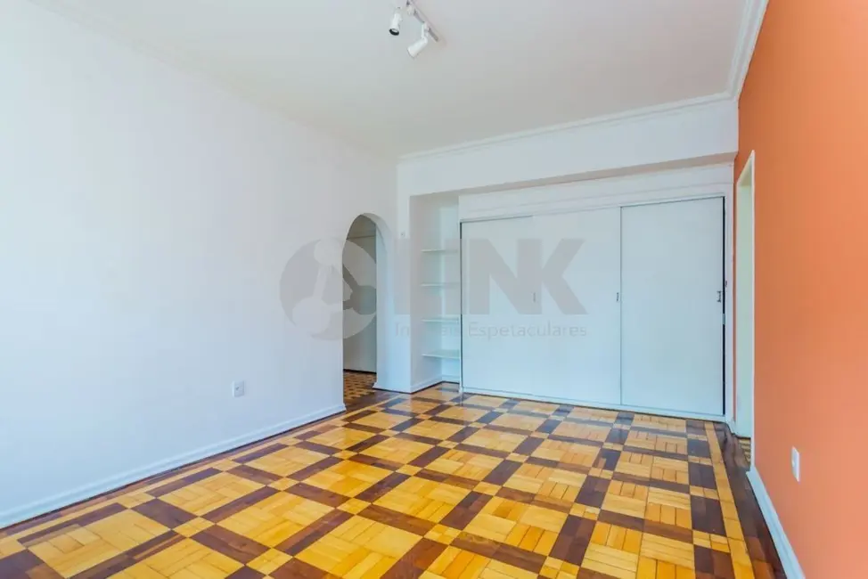 Apartamento com 2 quartos à venda, 105m2 em Moinhos de Vento, Porto Alegre - RS - imagem 4 Foto 4 de Apartamento com 2 quartos à venda, 105m2 em Moinhos de Vento, Porto Alegre - RS