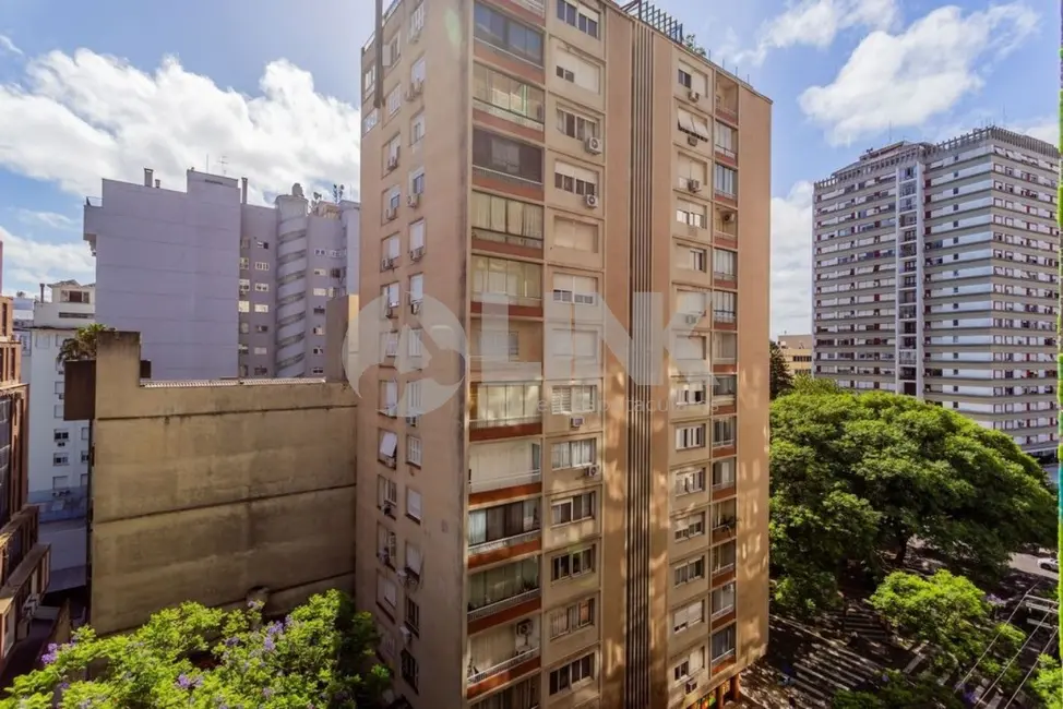 Apartamento com 2 quartos à venda, 105m2 em Moinhos de Vento, Porto Alegre - RS - imagem 8 Foto 8 de Apartamento com 2 quartos à venda, 105m2 em Moinhos de Vento, Porto Alegre - RS