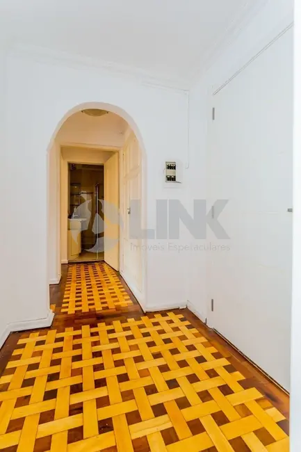 Apartamento com 2 quartos à venda, 105m2 em Moinhos de Vento, Porto Alegre - RS - imagem 9 Foto 9 de Apartamento com 2 quartos à venda, 105m2 em Moinhos de Vento, Porto Alegre - RS