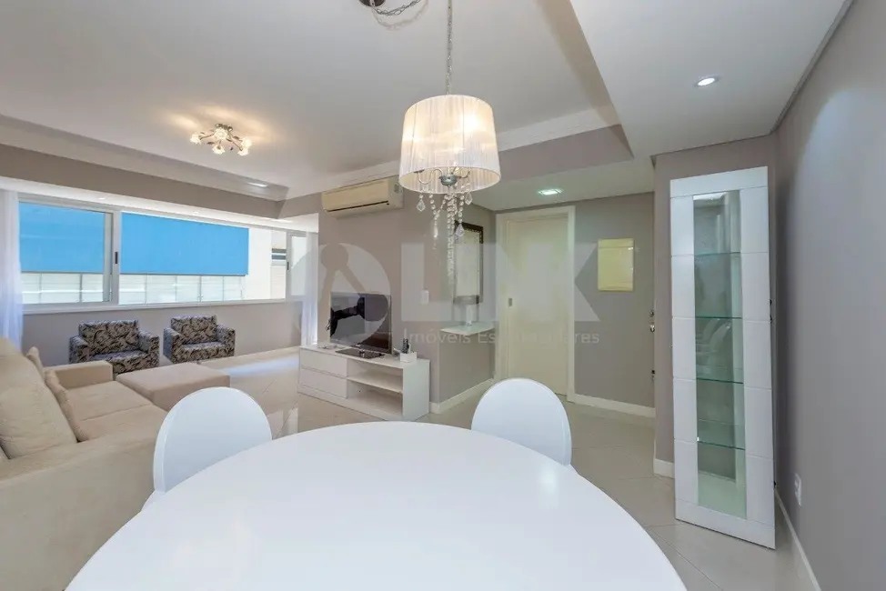 Apartamento com 2 quartos à venda, 83m2 em Rio Branco, Porto Alegre - RS - imagem 4 Foto 4 de Apartamento com 2 quartos à venda, 83m2 em Rio Branco, Porto Alegre - RS