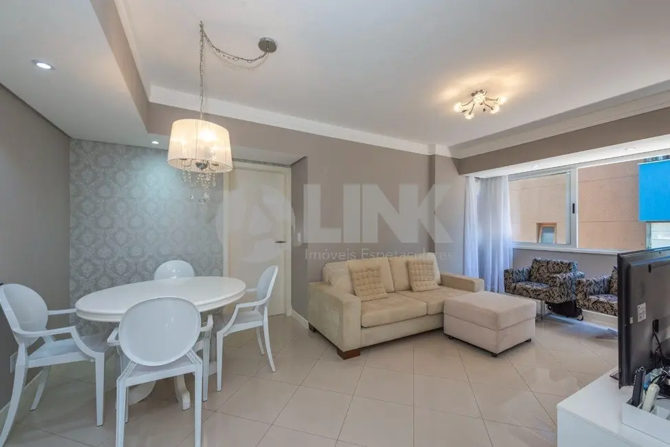 Apartamento com 2 quartos à venda, 83m2 em Rio Branco, Porto Alegre - RS - imagem 3 Foto 3 de Apartamento com 2 quartos à venda, 83m2 em Rio Branco, Porto Alegre - RS