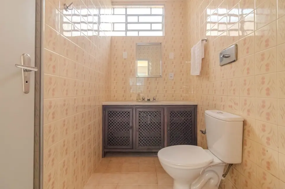 Casa com 3 quartos à venda, 259m2 em Bom Jesus, Porto Alegre - RS - imagem 8 Foto 8 de Casa com 3 quartos à venda, 259m2 em Bom Jesus, Porto Alegre - RS