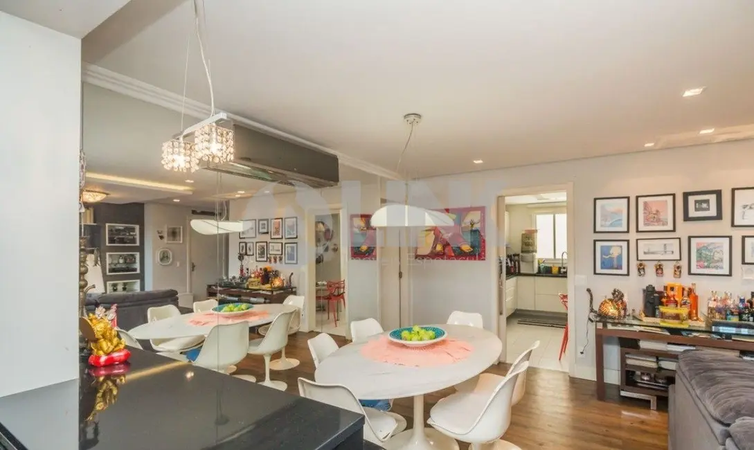 Apartamento com 3 quartos à venda, 120m2 em Menino Deus, Porto Alegre - RS - imagem 4 Foto 4 de Apartamento com 3 quartos à venda, 120m2 em Menino Deus, Porto Alegre - RS