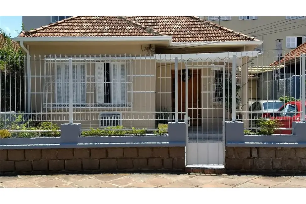 Foto 1 de Casa com 3 quartos à venda, 119m2 em Azenha, Porto Alegre - RS
