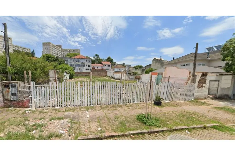 Foto 1 de Terreno / Lote à venda em Santo Antônio, Porto Alegre - RS
