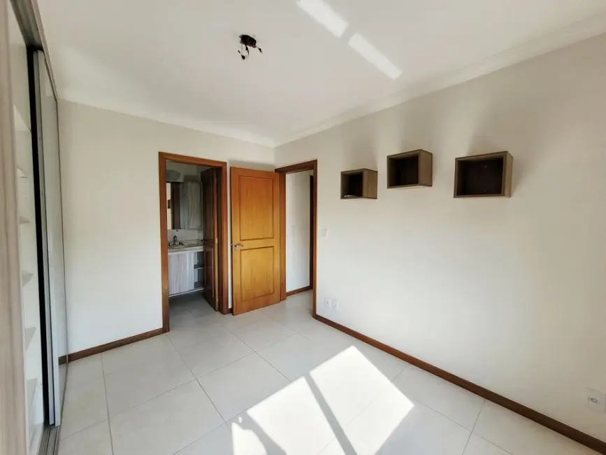 Foto 2 de Apartamento com 2 quartos à venda, 68m2 em Jardim Botânico, Porto Alegre - RS