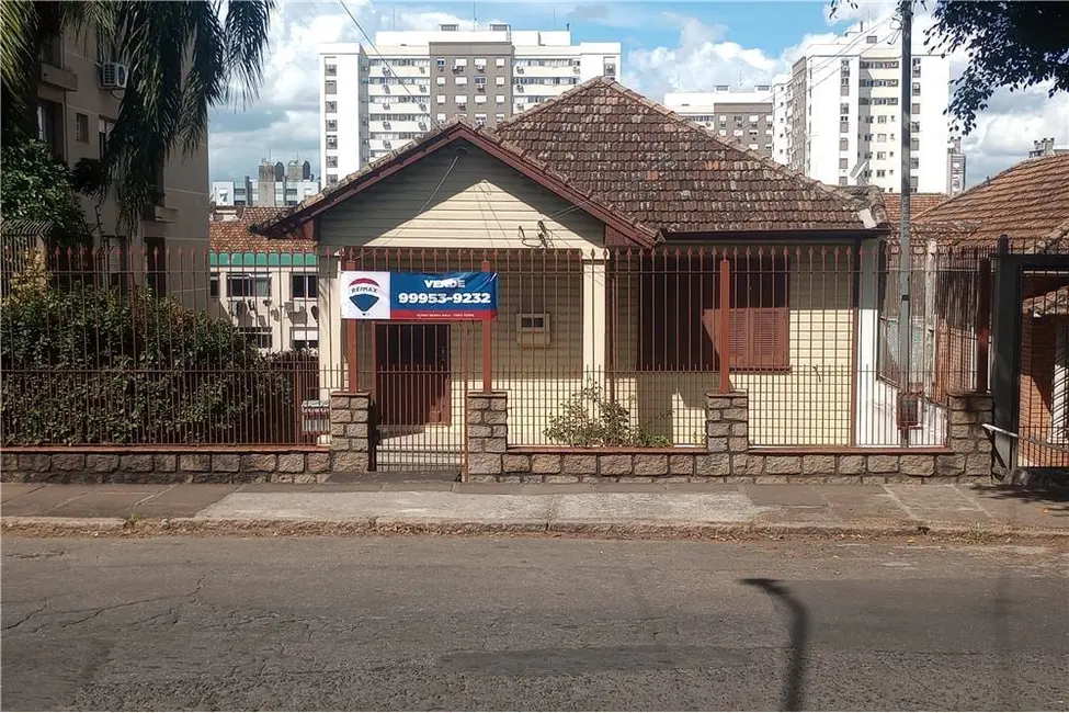 Foto 1 de Terreno / Lote à venda em Vila Ipiranga, Porto Alegre - RS