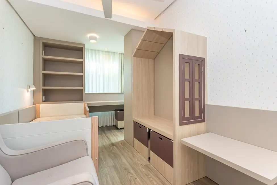 Apartamento com 4 quartos à venda, 217m2 em Petrópolis, Porto Alegre - RS - imagem 9 Foto 9 de Apartamento com 4 quartos à venda, 217m2 em Petrópolis, Porto Alegre - RS