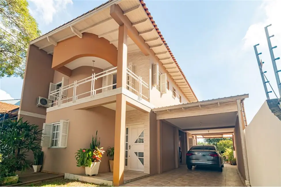 Foto 1 de Casa com 3 quartos à venda, 215m2 em Sarandi, Porto Alegre - RS