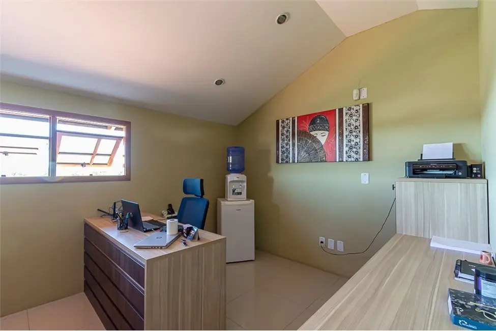 Casa com 3 quartos à venda, 308m2 em Estância Velha, Canoas - RS - imagem 7 Foto 7 de Casa com 3 quartos à venda, 308m2 em Estância Velha, Canoas - RS