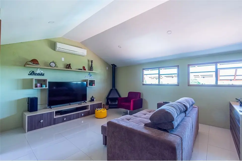 Casa com 3 quartos à venda, 308m2 em Estância Velha, Canoas - RS - imagem 9 Foto 9 de Casa com 3 quartos à venda, 308m2 em Estância Velha, Canoas - RS