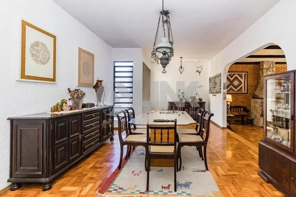 Casa com 3 quartos à venda, 250m2 em Três Figueiras, Porto Alegre - RS - imagem 4 Foto 4 de Casa com 3 quartos à venda, 250m2 em Três Figueiras, Porto Alegre - RS