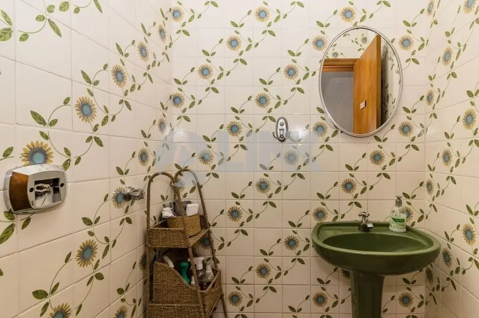 Casa com 3 quartos à venda, 250m2 em Três Figueiras, Porto Alegre - RS - imagem 9 Foto 9 de Casa com 3 quartos à venda, 250m2 em Três Figueiras, Porto Alegre - RS