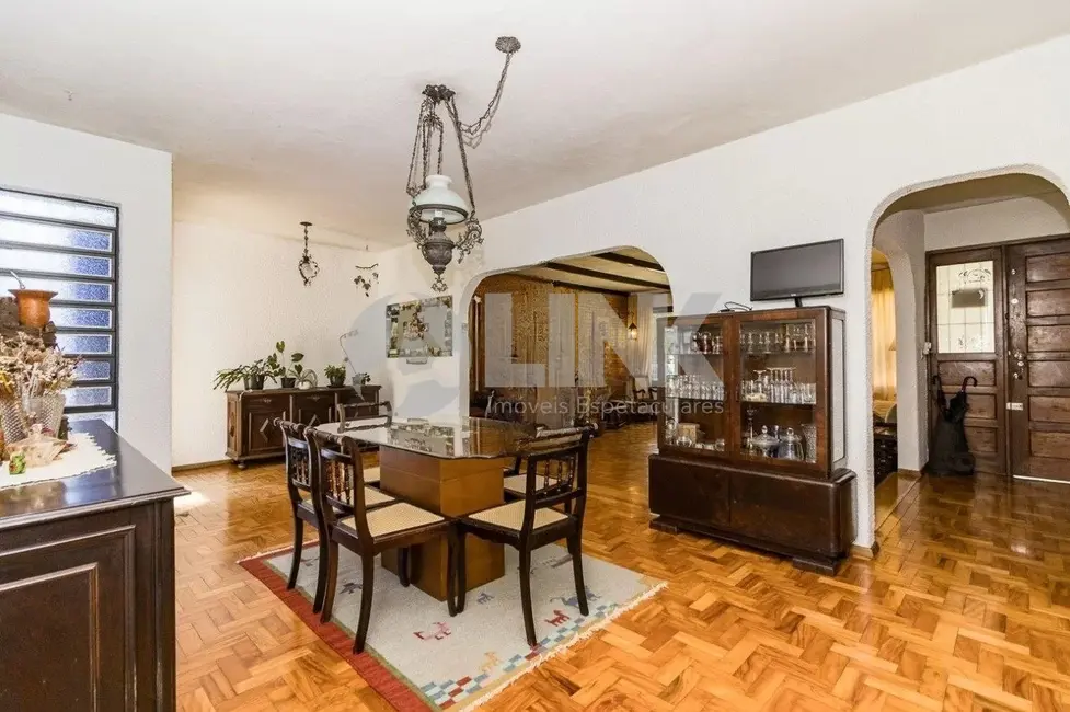 Casa com 3 quartos à venda, 250m2 em Três Figueiras, Porto Alegre - RS - imagem 8 Foto 8 de Casa com 3 quartos à venda, 250m2 em Três Figueiras, Porto Alegre - RS