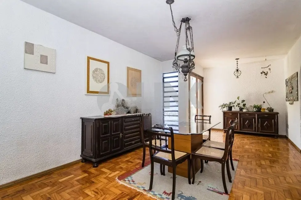 Casa com 3 quartos à venda, 250m2 em Três Figueiras, Porto Alegre - RS - imagem 3 Foto 3 de Casa com 3 quartos à venda, 250m2 em Três Figueiras, Porto Alegre - RS