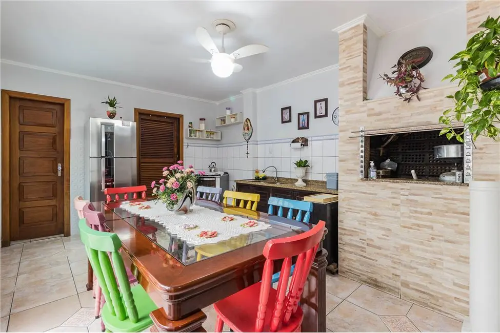 Casa com 3 quartos à venda, 115m2 em São Sebastião, Porto Alegre - RS - imagem 8 Foto 8 de Casa com 3 quartos à venda, 115m2 em São Sebastião, Porto Alegre - RS