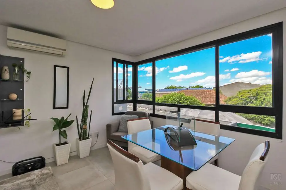 Foto 3 de Apartamento com 2 quartos à venda, 70m2 em Santa Maria Goretti, Porto Alegre - RS