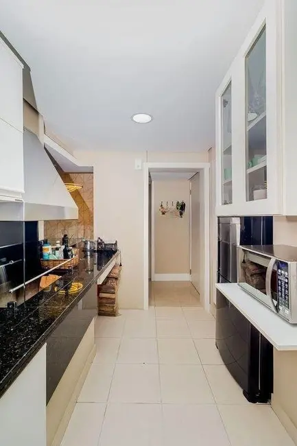 Apartamento com 3 quartos à venda, 106m2 em Bela Vista, Porto Alegre - RS - imagem 7 Foto 7 de Apartamento com 3 quartos à venda, 106m2 em Bela Vista, Porto Alegre - RS