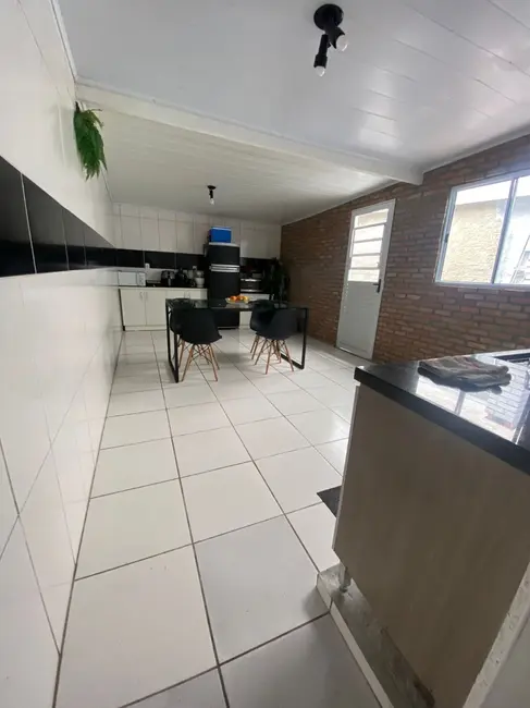 Casa com 2 quartos à venda, 60m2 em Costa e Silva, Porto Alegre - RS - imagem 3 Foto 3 de Casa com 2 quartos à venda, 60m2 em Costa e Silva, Porto Alegre - RS