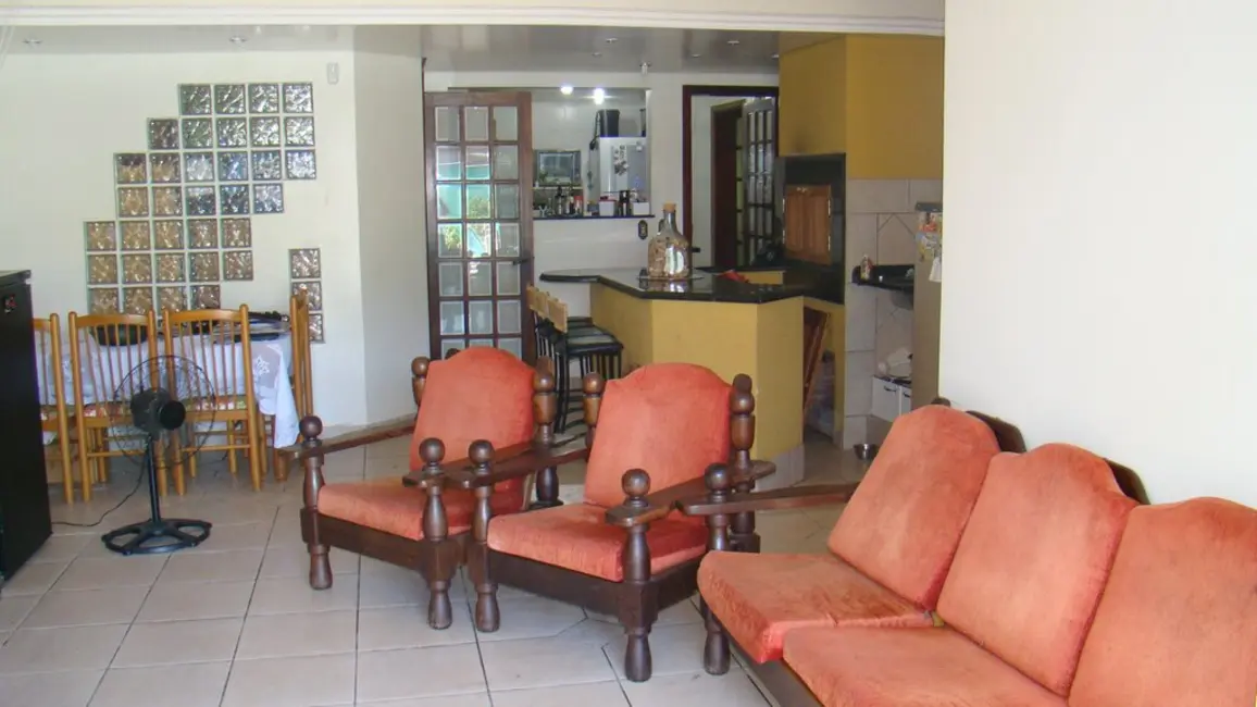 Casa com 4 quartos à venda, 250m2 em Espírito Santo, Porto Alegre - RS - imagem 7 Foto 7 de Casa com 4 quartos à venda, 250m2 em Espírito Santo, Porto Alegre - RS