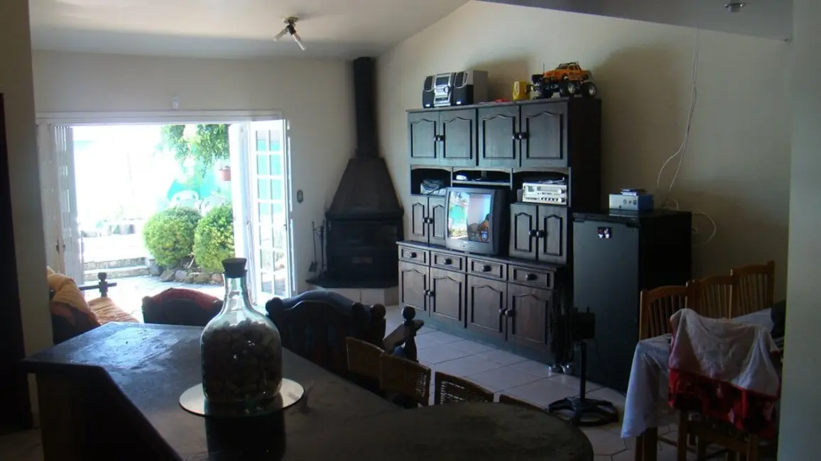 Casa com 4 quartos à venda, 250m2 em Espírito Santo, Porto Alegre - RS - imagem 5 Foto 5 de Casa com 4 quartos à venda, 250m2 em Espírito Santo, Porto Alegre - RS