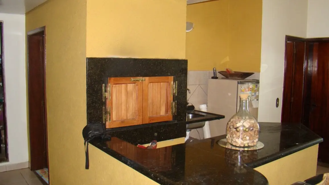 Casa com 4 quartos à venda, 250m2 em Espírito Santo, Porto Alegre - RS - imagem 4 Foto 4 de Casa com 4 quartos à venda, 250m2 em Espírito Santo, Porto Alegre - RS