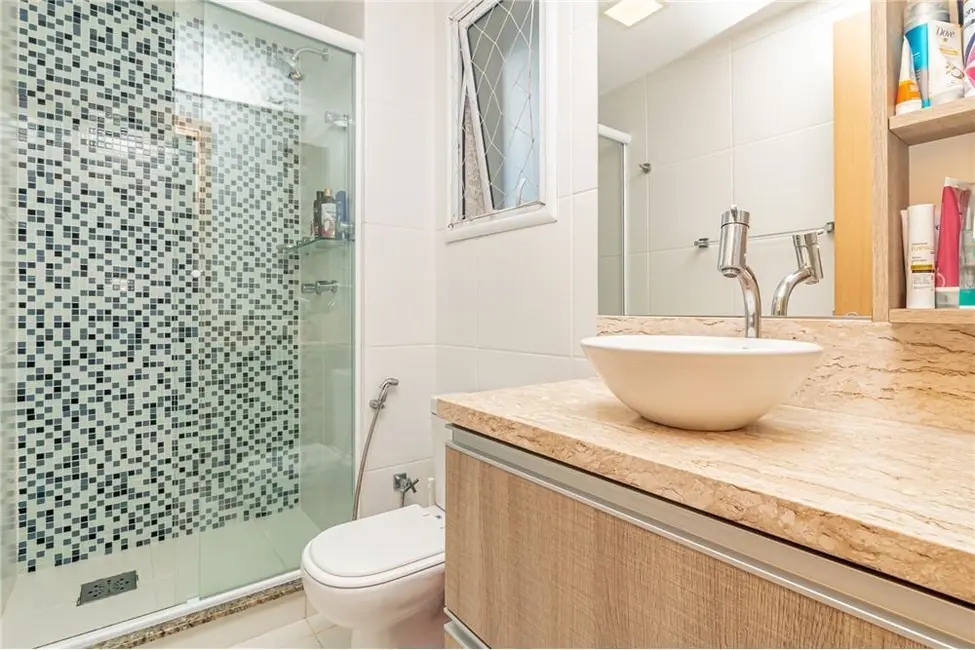 Apartamento com 3 quartos à venda, 82m2 em Passo da Areia, Porto Alegre - RS - imagem 6 Foto 6 de Apartamento com 3 quartos à venda, 82m2 em Passo da Areia, Porto Alegre - RS