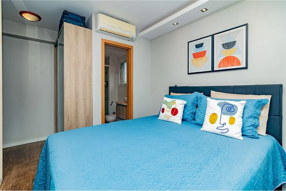 Apartamento com 3 quartos à venda, 82m2 em Passo da Areia, Porto Alegre - RS - imagem 4 Foto 4 de Apartamento com 3 quartos à venda, 82m2 em Passo da Areia, Porto Alegre - RS