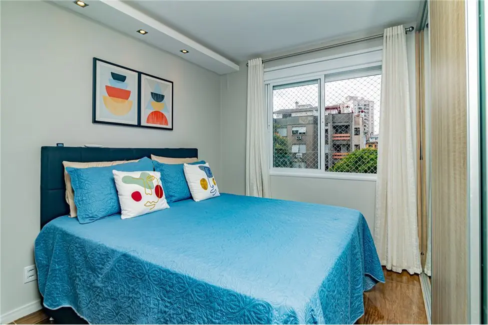 Apartamento com 3 quartos à venda, 82m2 em Passo da Areia, Porto Alegre - RS - imagem 3 Foto 3 de Apartamento com 3 quartos à venda, 82m2 em Passo da Areia, Porto Alegre - RS
