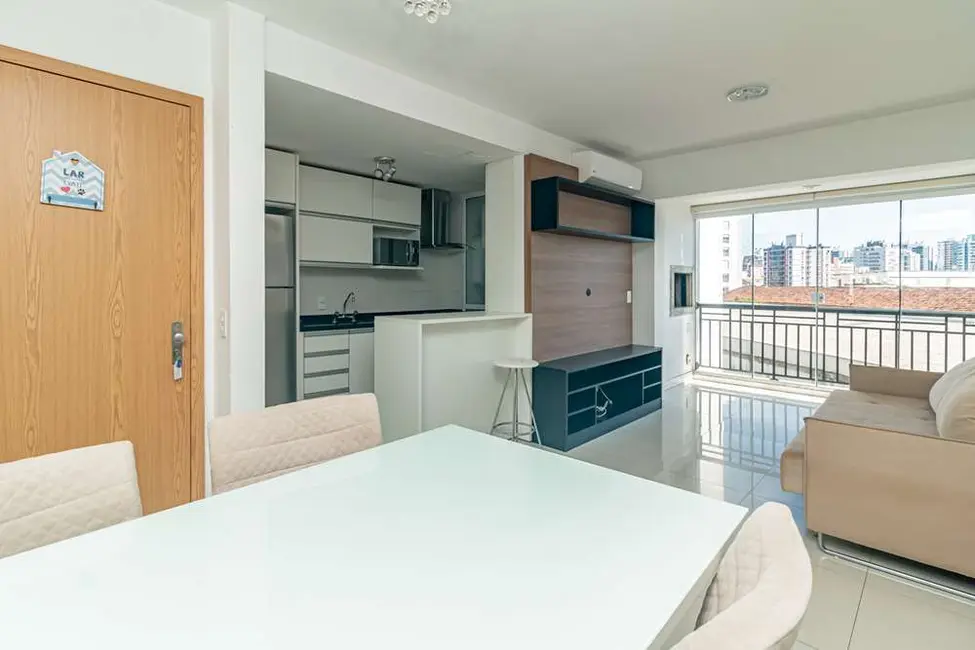 Foto 1 de Apartamento com 2 quartos à venda, 69m2 em Passo da Areia, Porto Alegre - RS