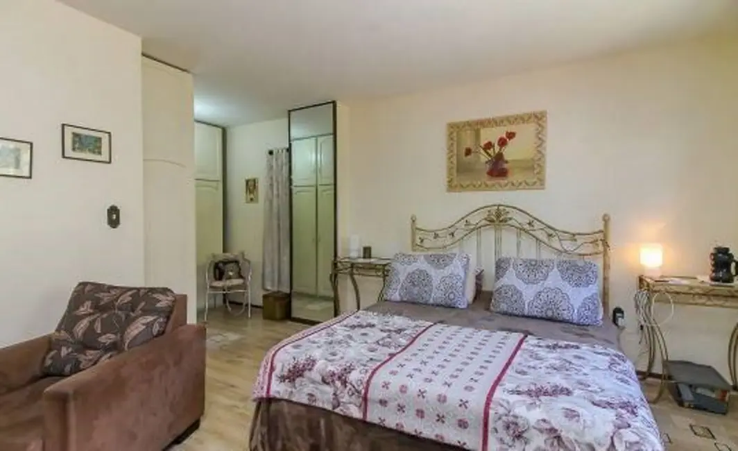 Casa com 4 quartos à venda, 258m2 em Espírito Santo, Porto Alegre - RS - imagem 6 Foto 6 de Casa com 4 quartos à venda, 258m2 em Espírito Santo, Porto Alegre - RS