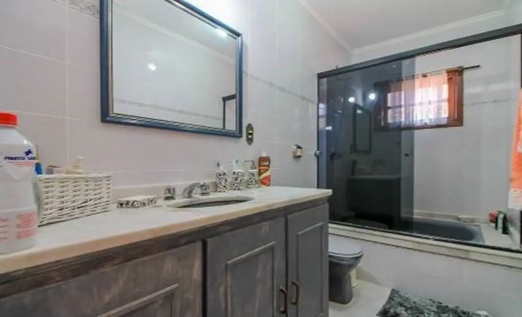 Foto 2 de Casa com 4 quartos à venda, 258m2 em Espírito Santo, Porto Alegre - RS